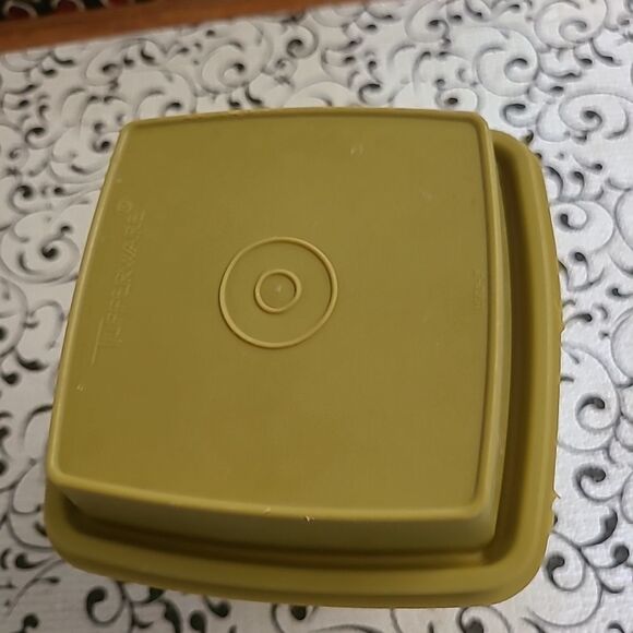 Tupperware Pickle Keeper - Picture 2 of 6